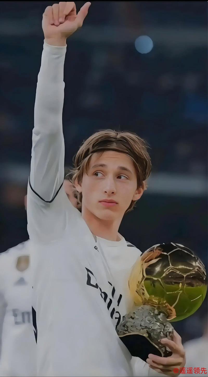 《大咖陪你看》莫德里奇奔跑不断战斗不止